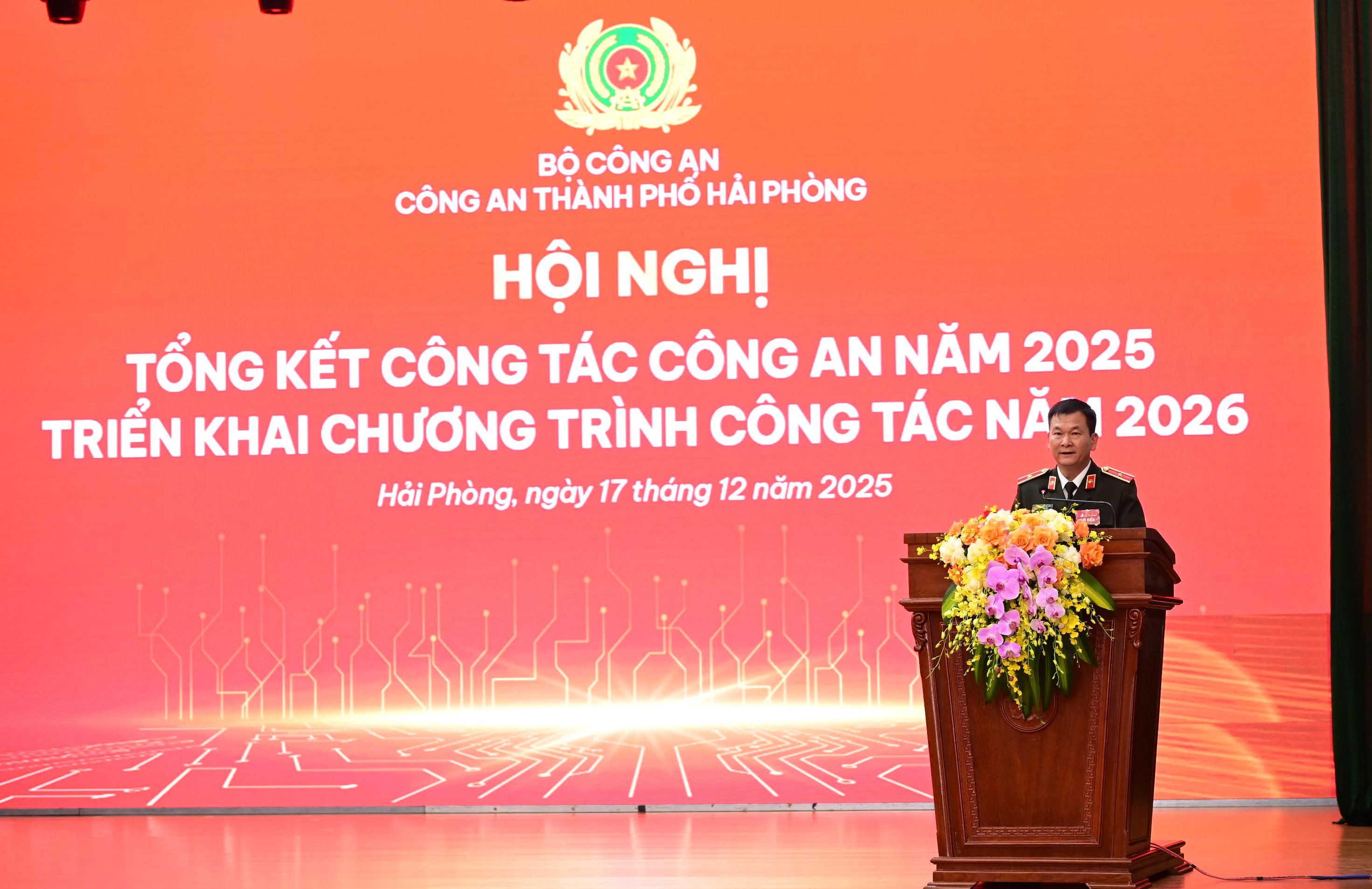 Tổ chức 7 tổ công tác thảo luận về kết quả công tác Công an năm 2025 và Chương trình công tác năm 2026 của Công an thành phố